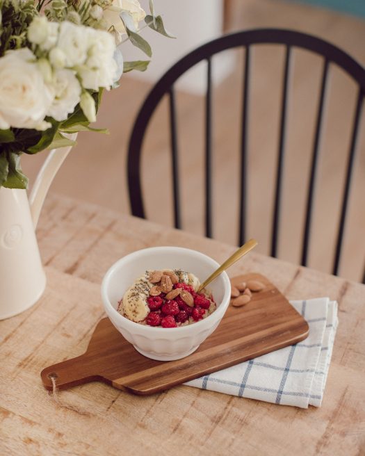 Ma recette de porridge healthy au lait d’amande - Daphné Moreau
