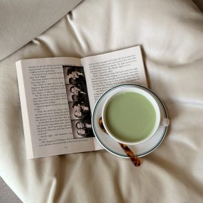 En 2026, on arrête de scroller et on cultive notre vie offline pour plus de calme, d’attention et d’inspiration ! - Daphné Moreau